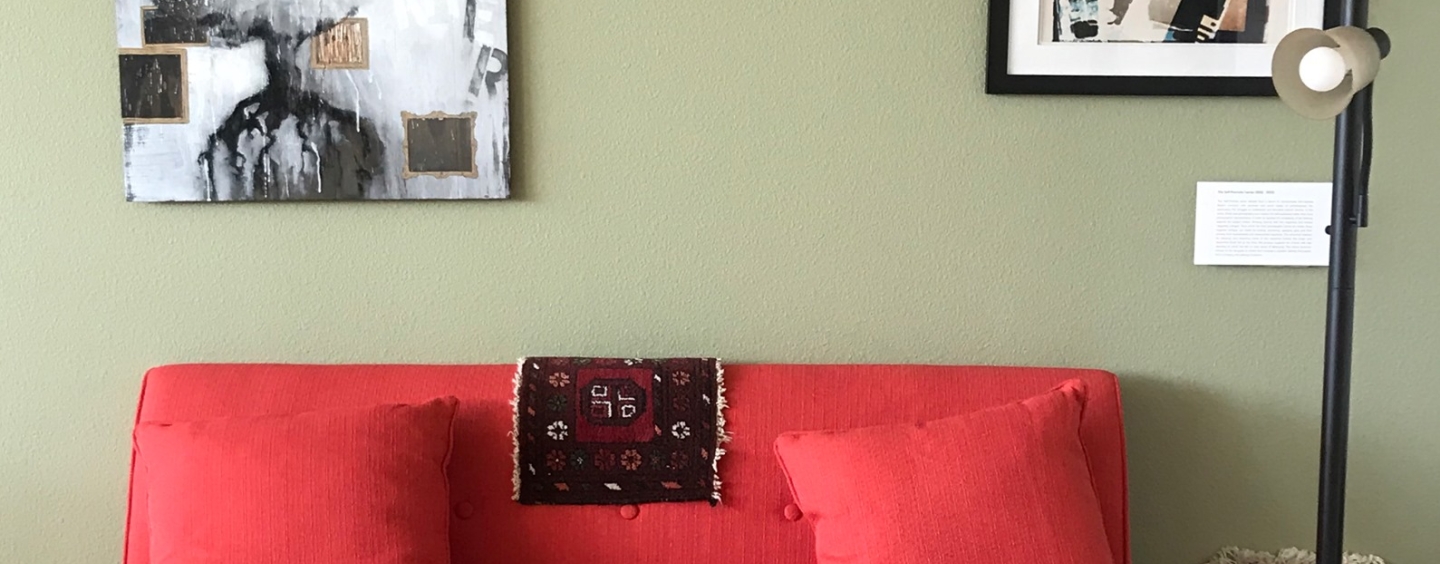 Center_Red_Couch